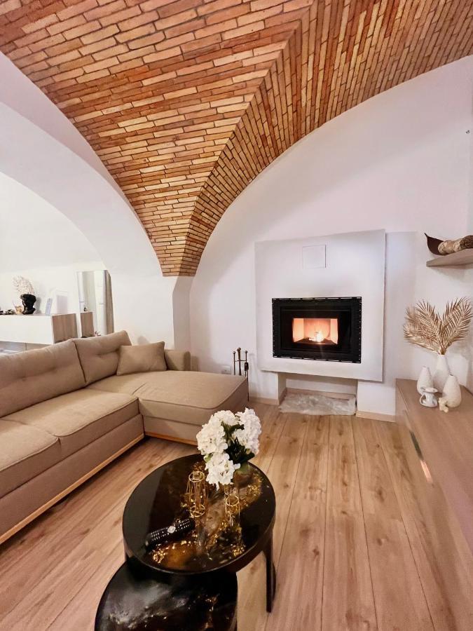 L'Arco Sul Lago • Gold Apartment Castro  Exteriér fotografie