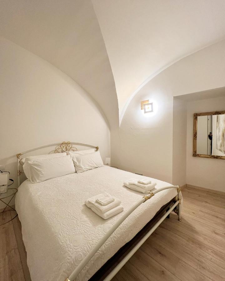 L'Arco Sul Lago • Gold Apartment Castro  Exteriér fotografie