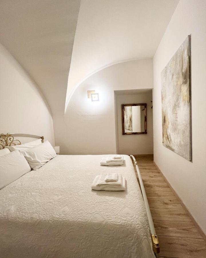 L'Arco Sul Lago • Gold Apartment Castro  Exteriér fotografie