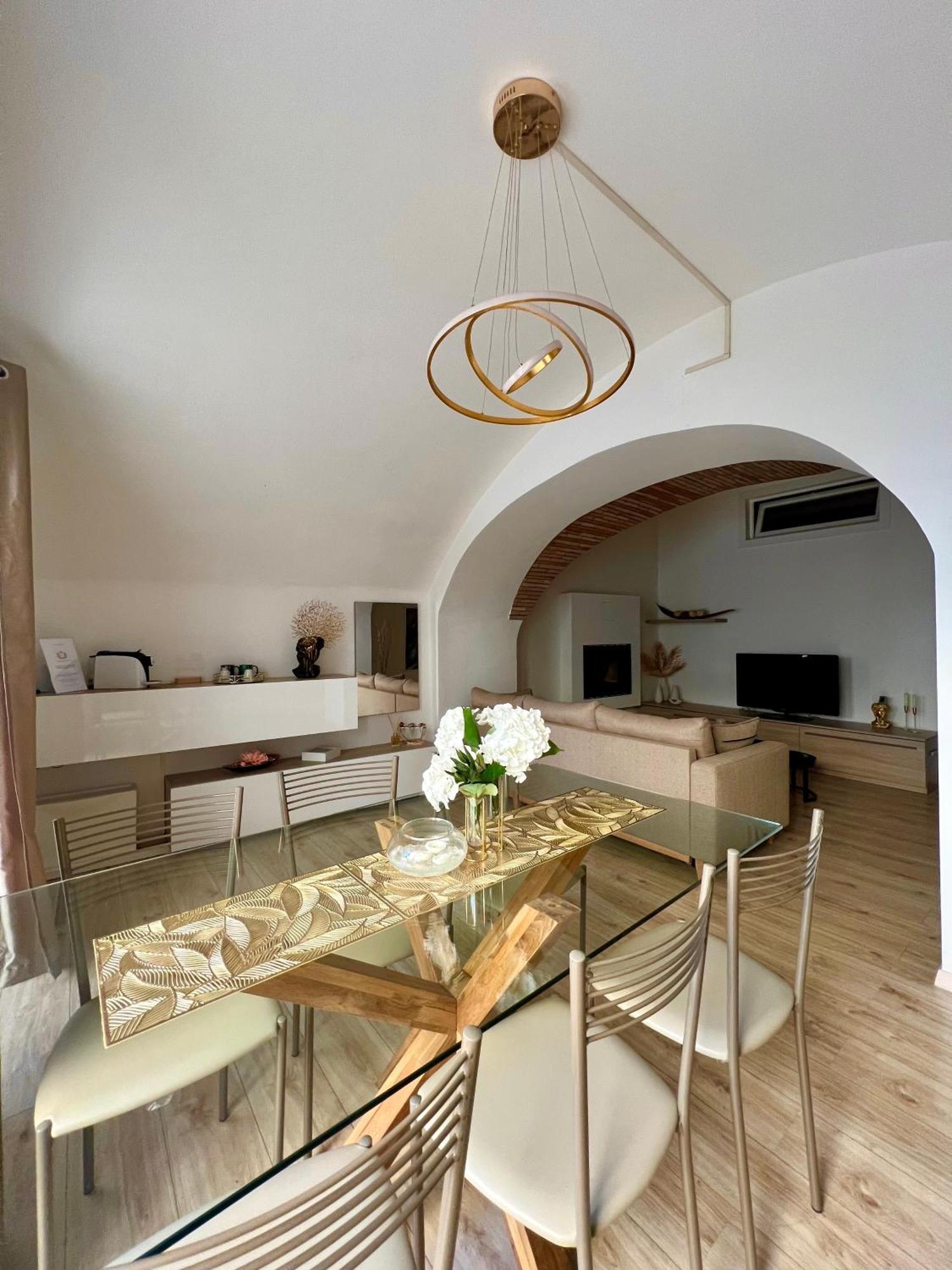 L'Arco Sul Lago • Gold Apartment Castro  Exteriér fotografie