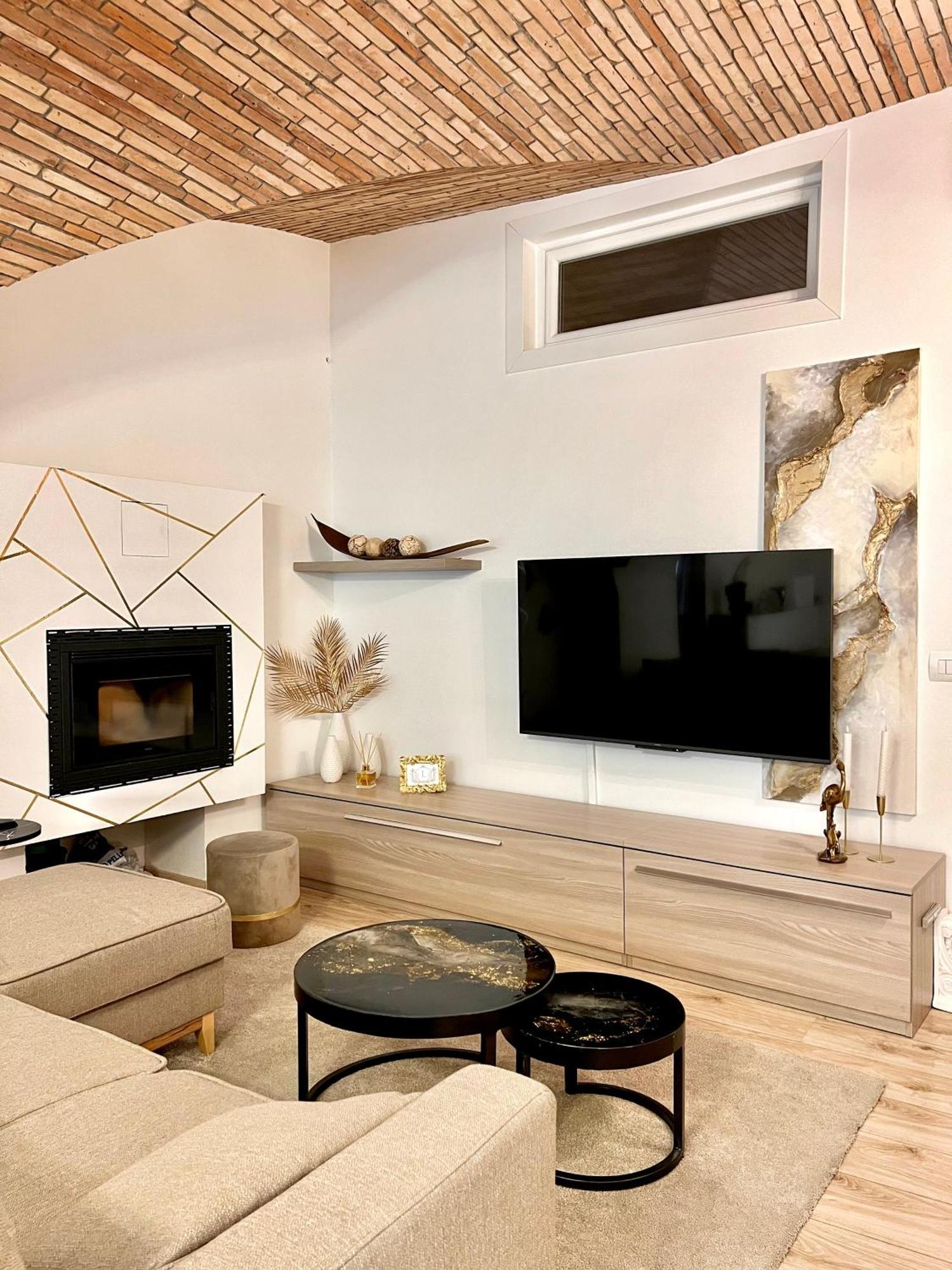 L'Arco Sul Lago • Gold Apartment Castro  Exteriér fotografie