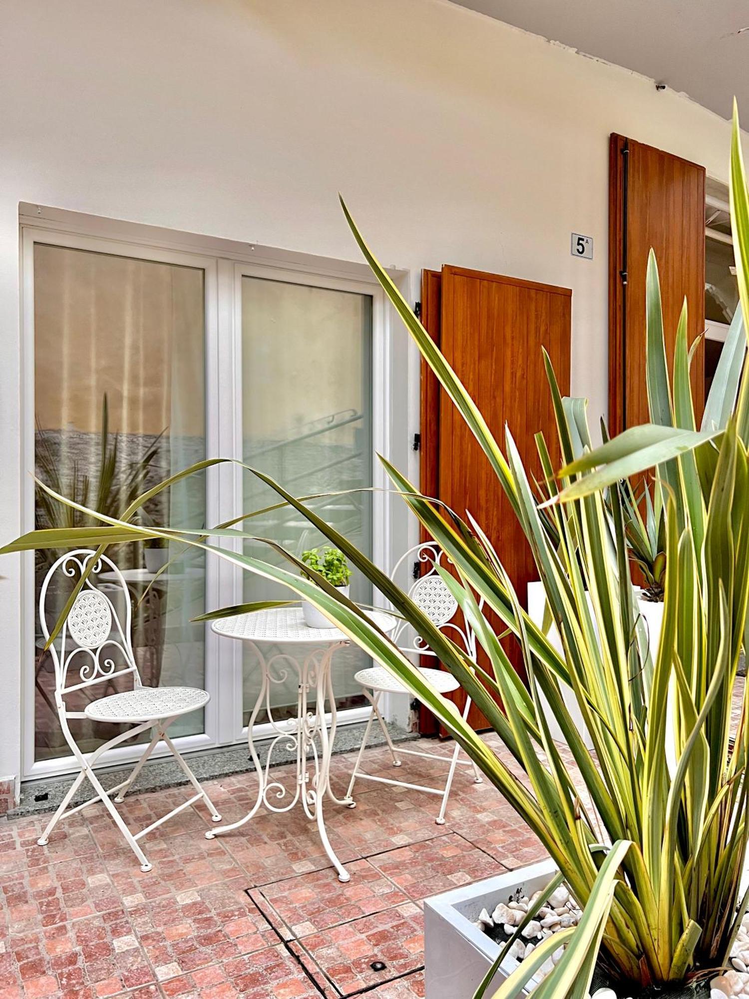 L'Arco Sul Lago • Gold Apartment Castro  Exteriér fotografie