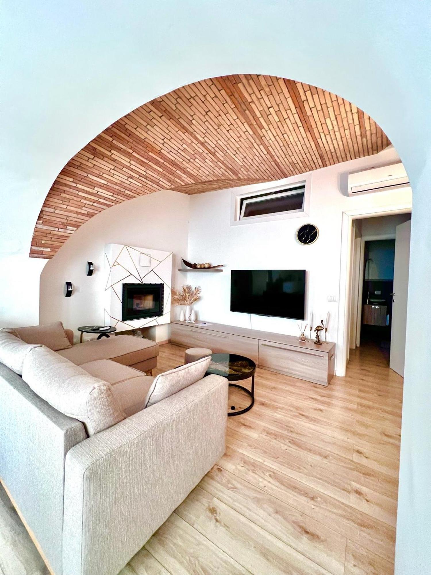 L'Arco Sul Lago • Gold Apartment Castro  Exteriér fotografie